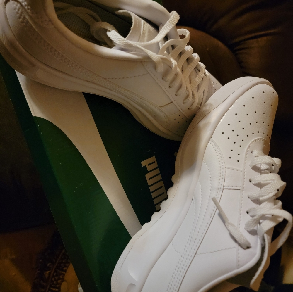Sneakers - Picture 2 of 2